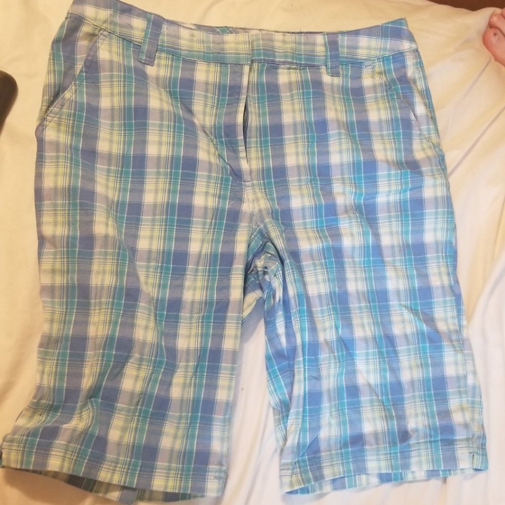 Kim Rogers blue & white plaid shorts. Great cond.